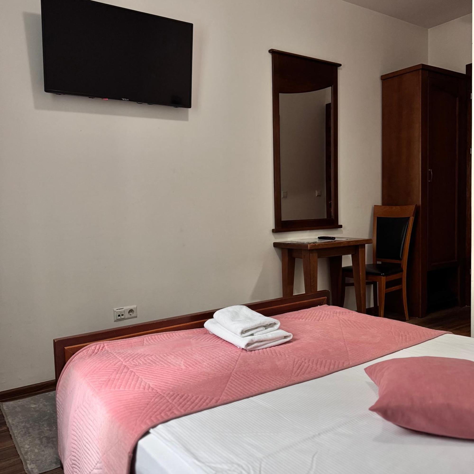 Hotel Paviljon Bihać Exteriör bild