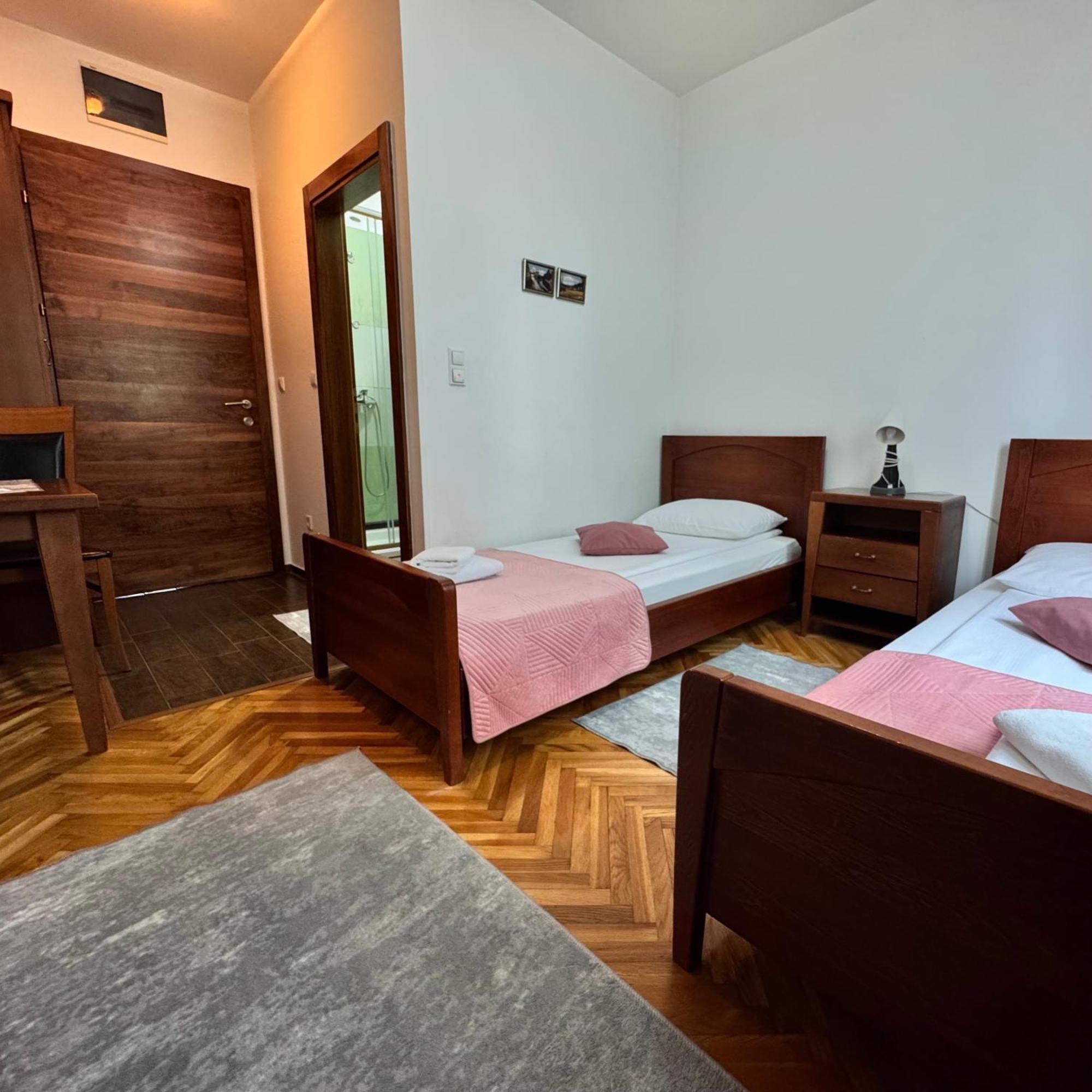 Hotel Paviljon Bihać Exteriör bild
