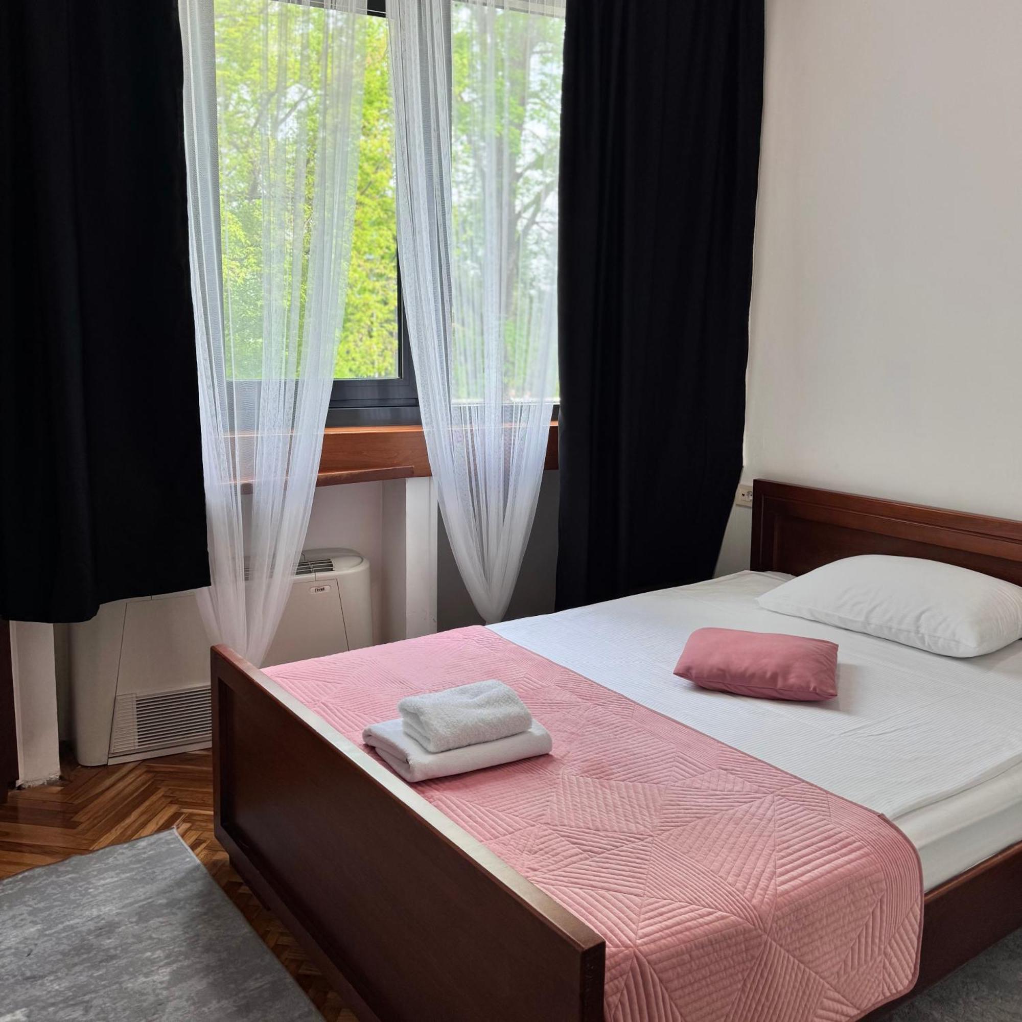 Hotel Paviljon Bihać Exteriör bild