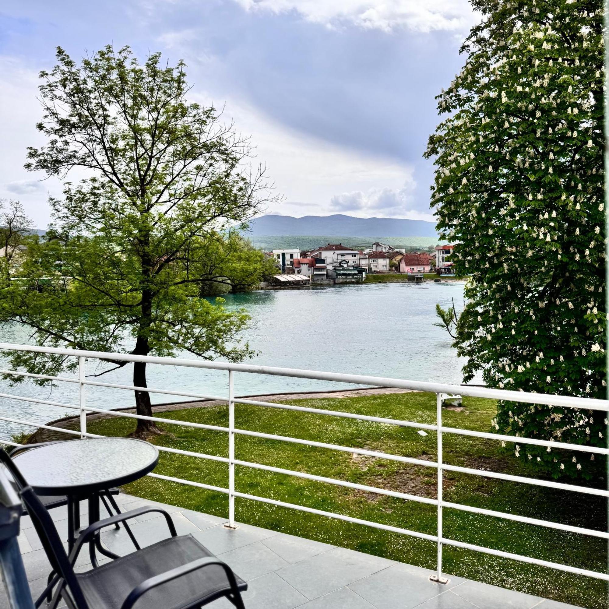 Hotel Paviljon Bihać Exteriör bild