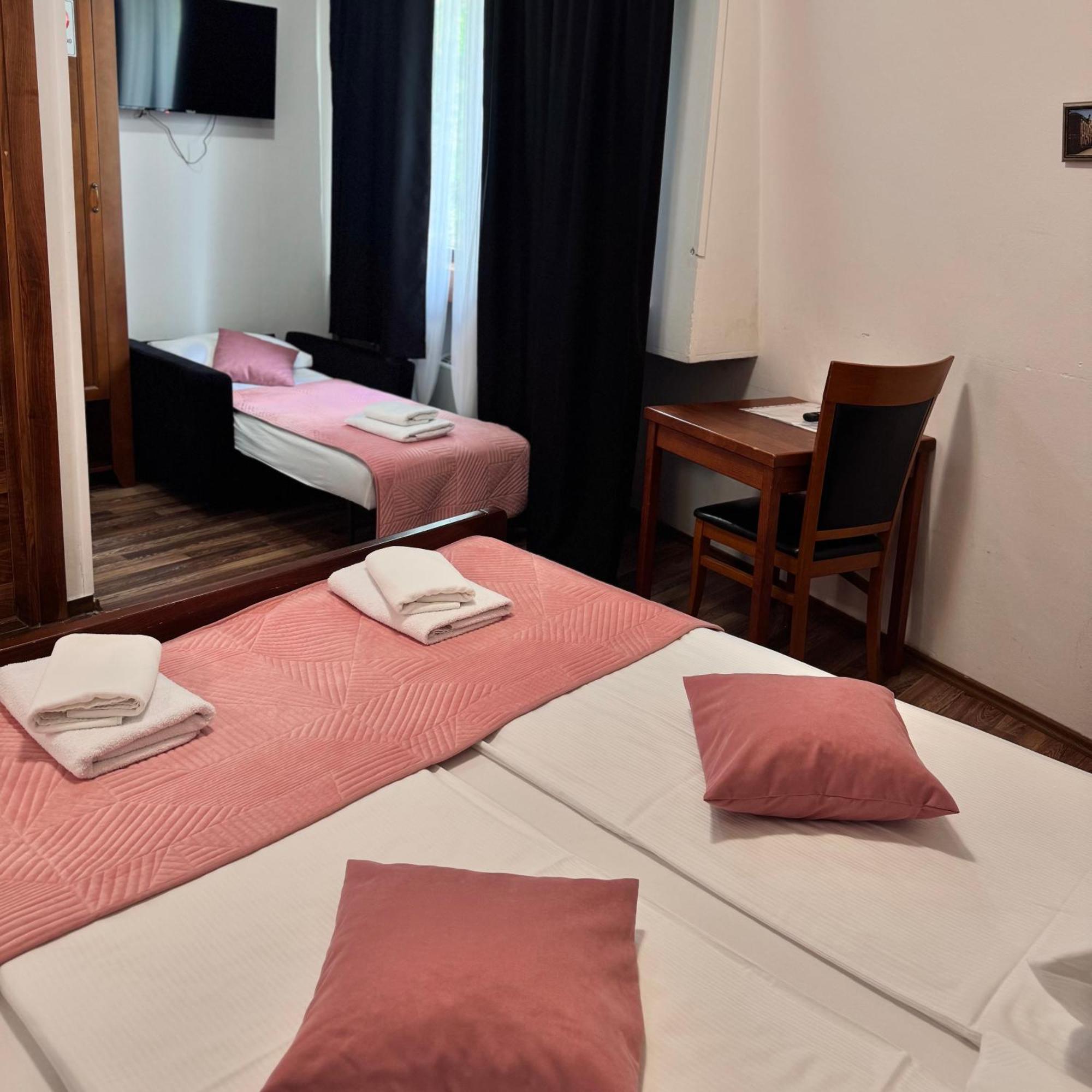 Hotel Paviljon Bihać Exteriör bild