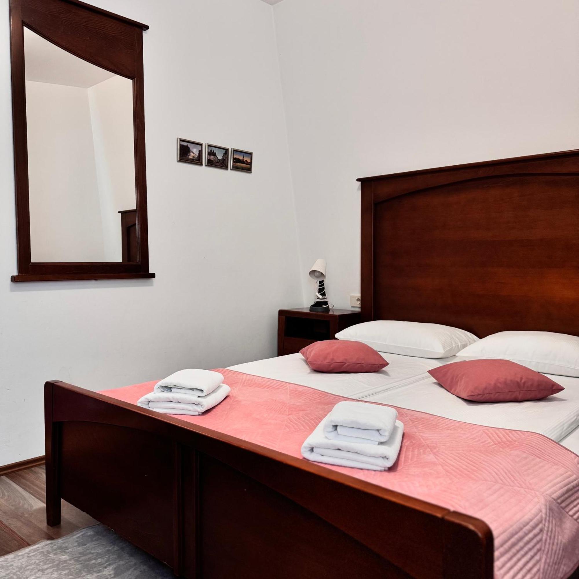 Hotel Paviljon Bihać Exteriör bild